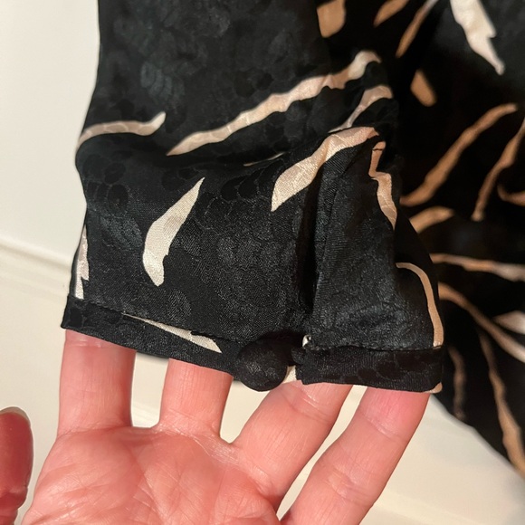 Vintage 80’s Jack Mulqueen black and white silk blouse - Picture 6 of 7